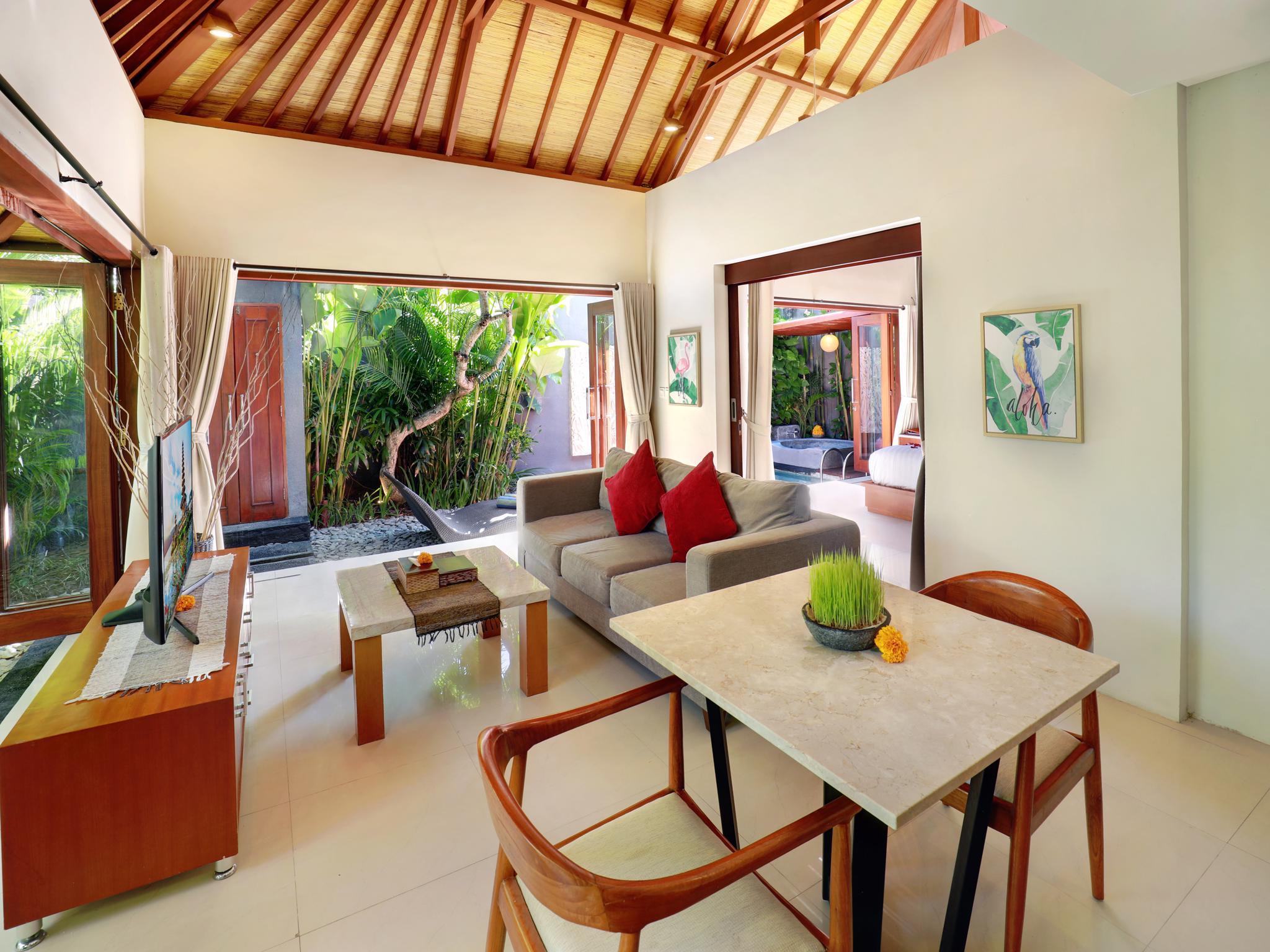 Seminyak Sanctuary Villa By Ini Vie Hospitality Легиан Экстерьер фото