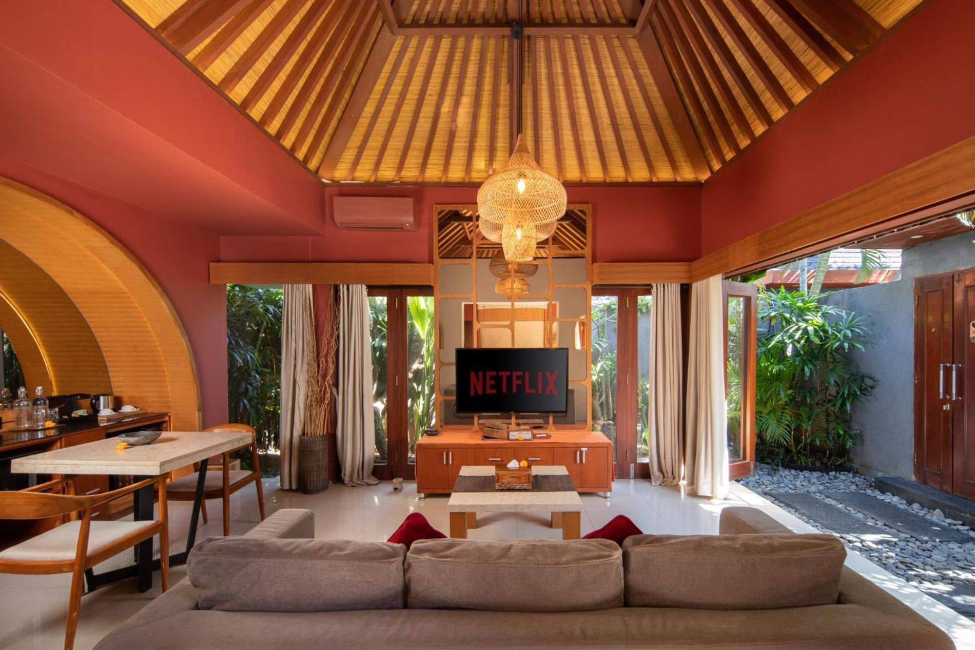 Seminyak Sanctuary Villa By Ini Vie Hospitality Легиан Экстерьер фото